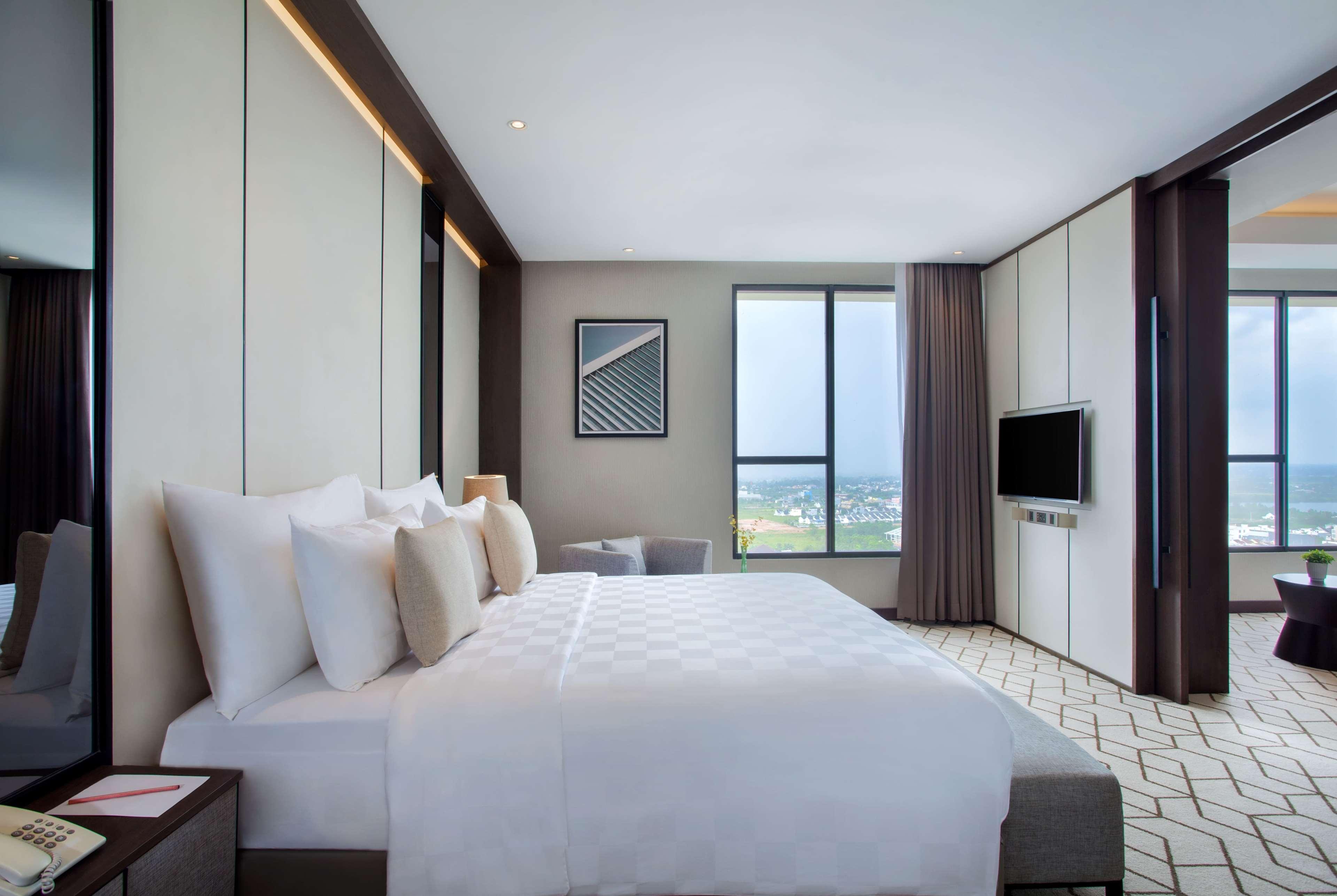 Wyndham Opi Hotel Palembang Buitenkant foto