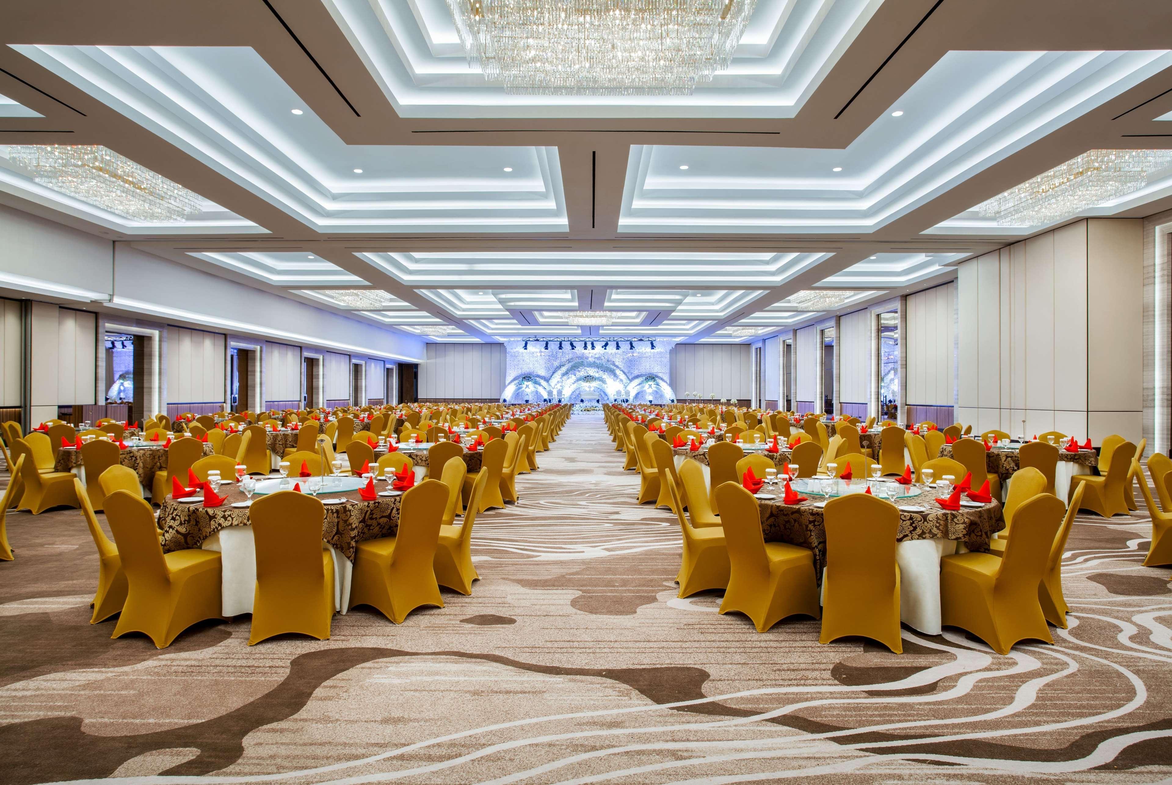 Wyndham Opi Hotel Palembang Buitenkant foto