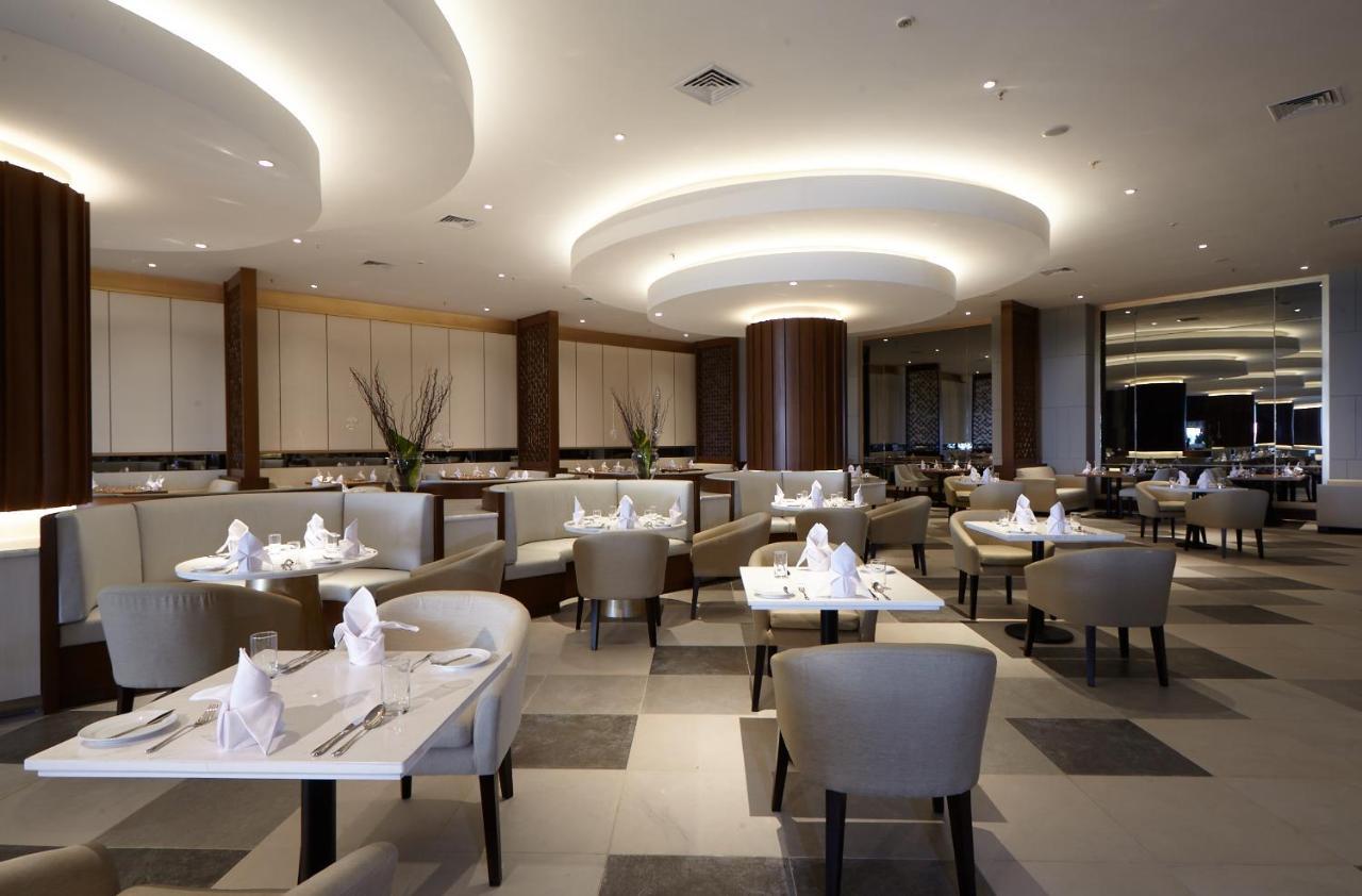 Wyndham Opi Hotel Palembang Buitenkant foto