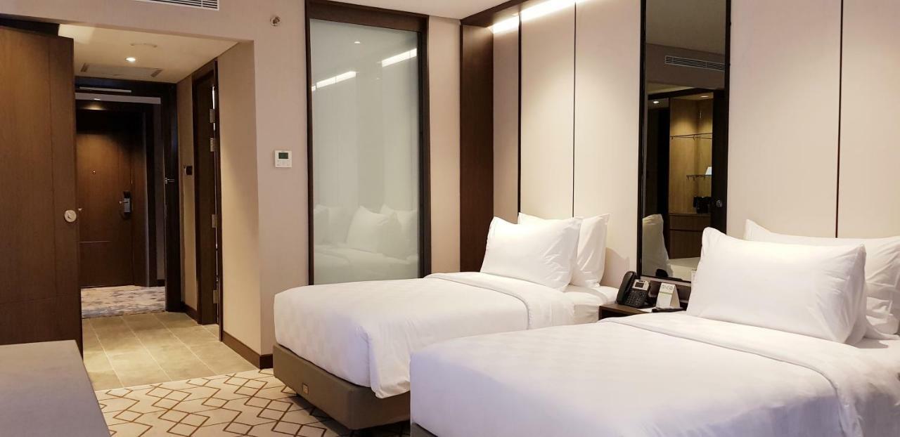 Wyndham Opi Hotel Palembang Buitenkant foto